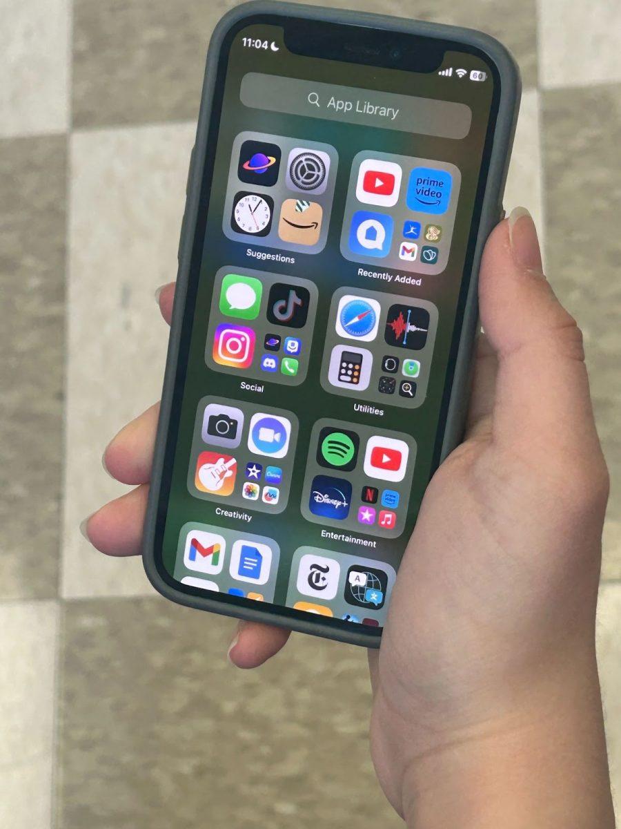 Detox Days seek to sever the ties with the range of social media apps USN student can access at any point throughout the day. (via the Peabody Press)