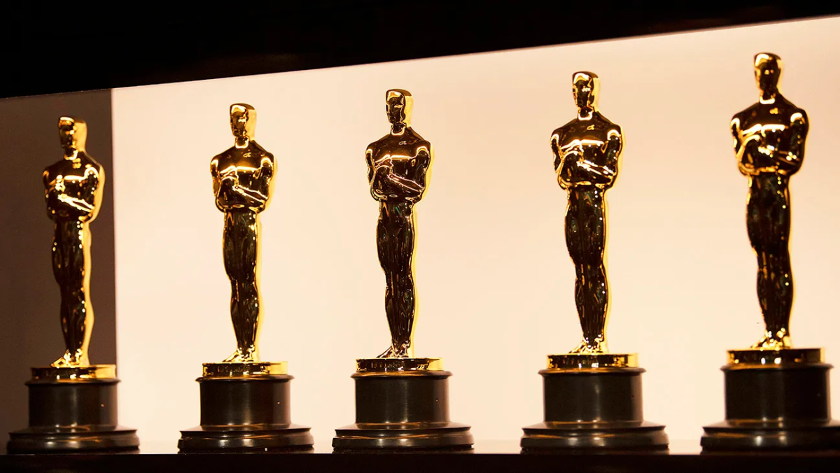 The Oscar Statuettes lined up before the ceremony.(via Matt Petit)