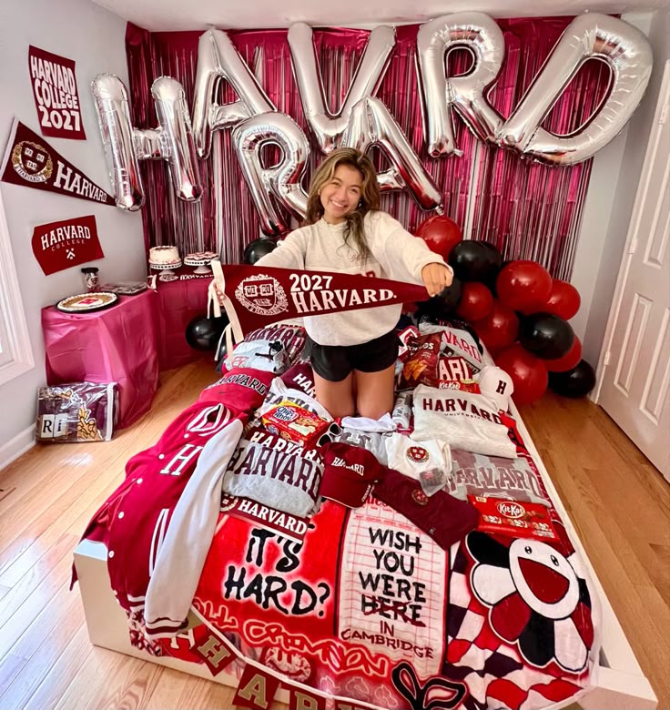 An admitted student flexes Harvard acceptance. (via Pinterest)